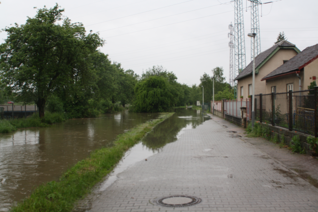 rozliv v ulici V potočinách